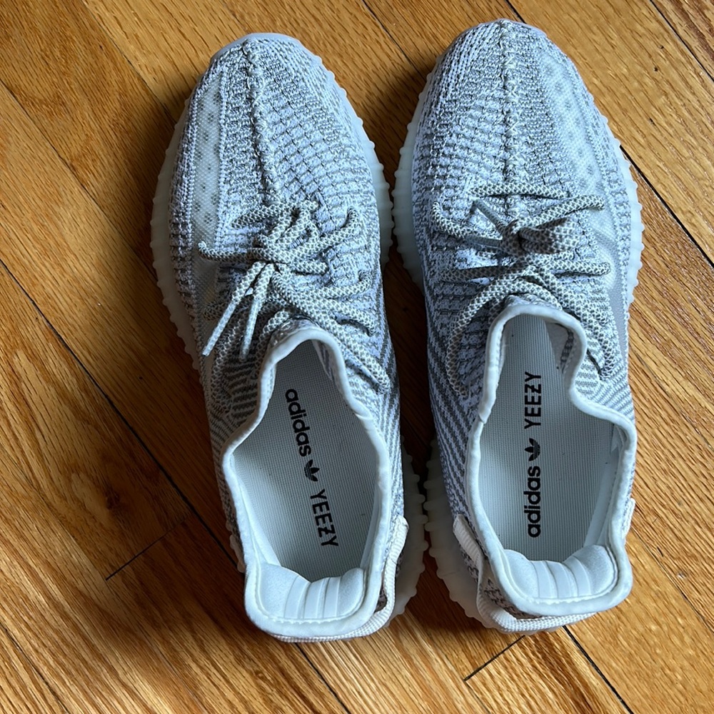 Men’s Adidas YEEZY BOOST 350 V2 sneakers